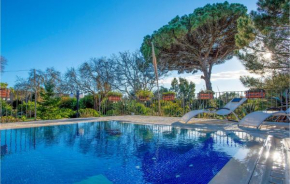 Stunning home in Ragusa with WiFi, Outdoor swimming pool and 4 Bedrooms